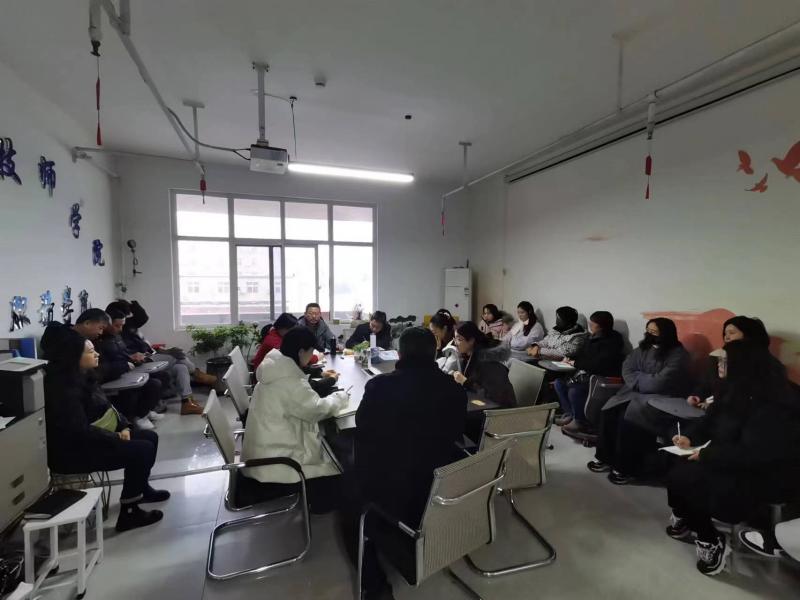 全体教职工(1).jpg